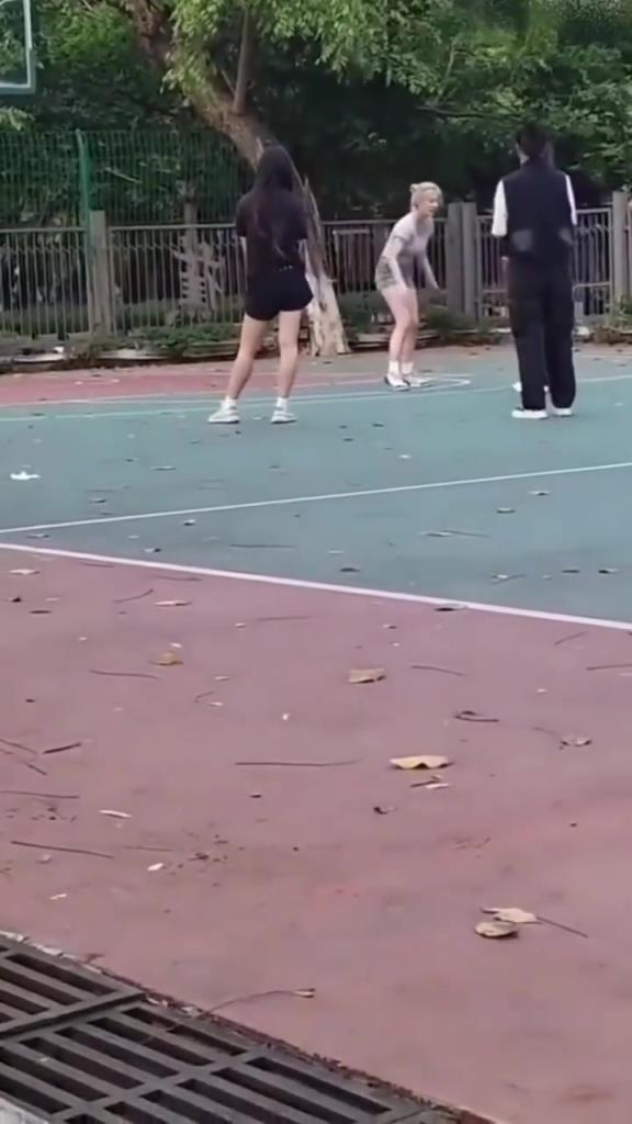 上来就背打女生的男人，真的活该没有女朋友啊