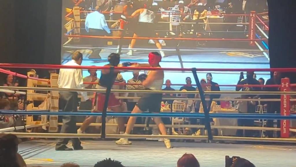 把天赋带到拳击台前NBA最佳新秀迈卡威业余拳击首秀即取胜